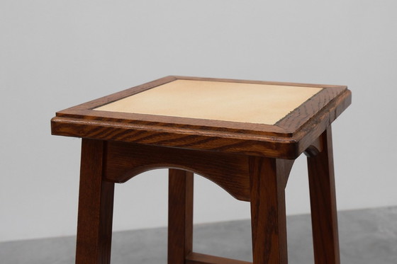 Image 1 of  Pareja de mesas auxiliares rústicas de madera del siglo XX con tapa de cerámica, Francia