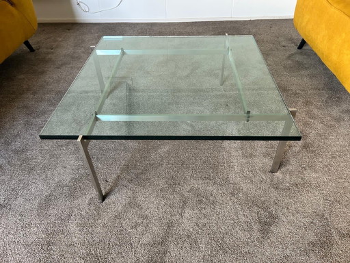 Glazen design tafel