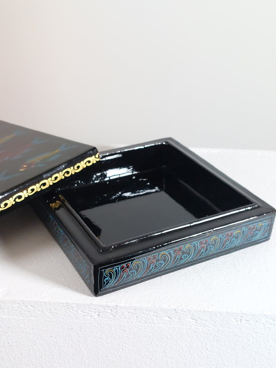 Image 1 of Scatola laccata vintage dipinta a mano di metà secolo, decoro Fosch