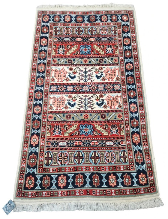 Image 1 of Allegro tappeto orientale in lana annodato a mano con motivi floreali e animali, Tunisia, 90x155 cm.