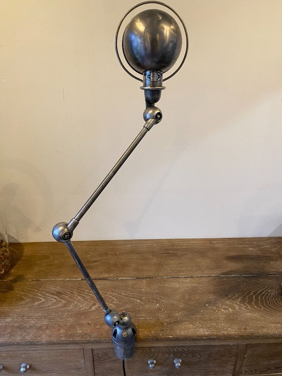 Image 1 of Lampe de bureau Jieldé jielde 2 bras de 40cm avec base étau graphite industriel Jean Louis Domecq 1950 vintage