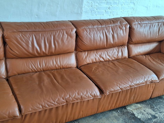 Grand ensemble de canapé d'angle modulaire italien en cuir cognac, années 1970 – Canapés modulables (photo 9 of 15)