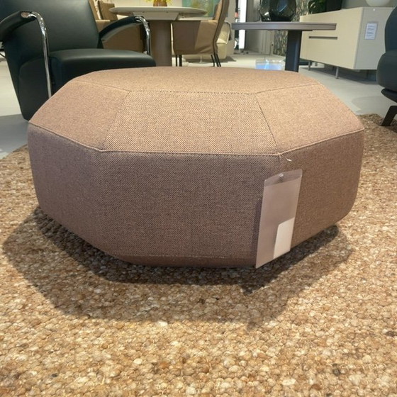 Image 1 of Pouf amuleto Leolux