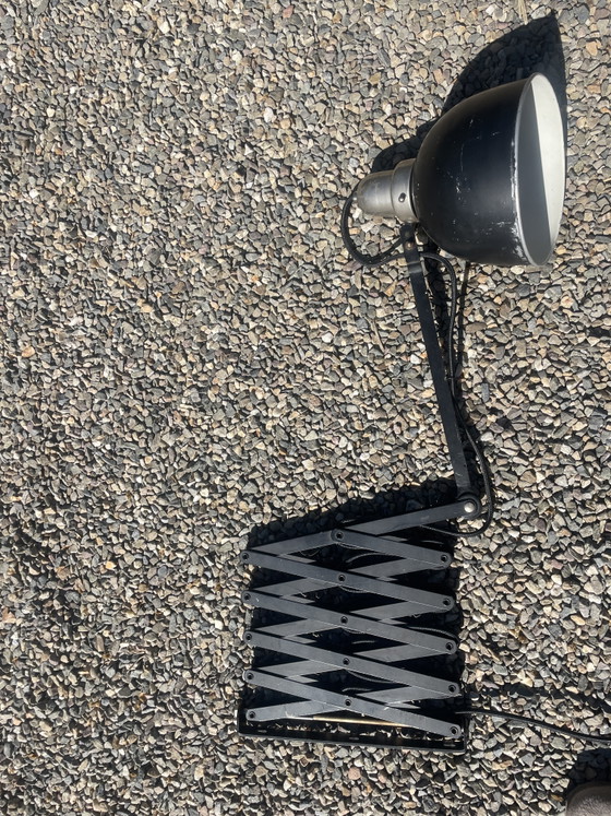 Image 1 of Vintage schaarlamp. Jaren 50 industrieel design wandlamp