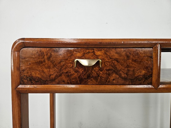 Image 1 of Schreibtisch im Art-Deco-Stil der 1950er Jahre aus Nussbaummaserholz und hellem Nussbaumholz