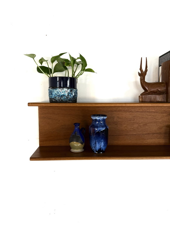 Image 1 of Vintage XL (150cm!) teakhouten wandplank ‘60