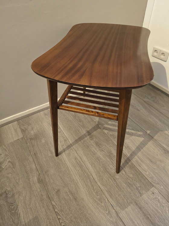 Image 1 of Tavolino da caffè vintage scandinavo dal design elegante e raffinato