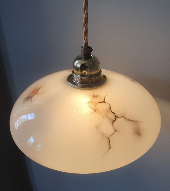 Vintage gemarmerder hanglamp - opaline glas - Art Deco – Hanglampen, Metal (photo 7 of 16)