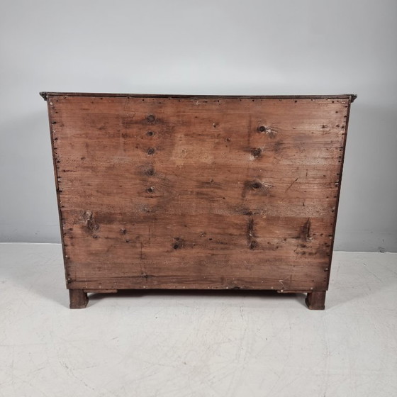 Hölzerne Biedermeier Kommode mit vier Schubladen, Kommoden, Holz, Keramik, Braun, Klassiek (Foto 4 von 10)