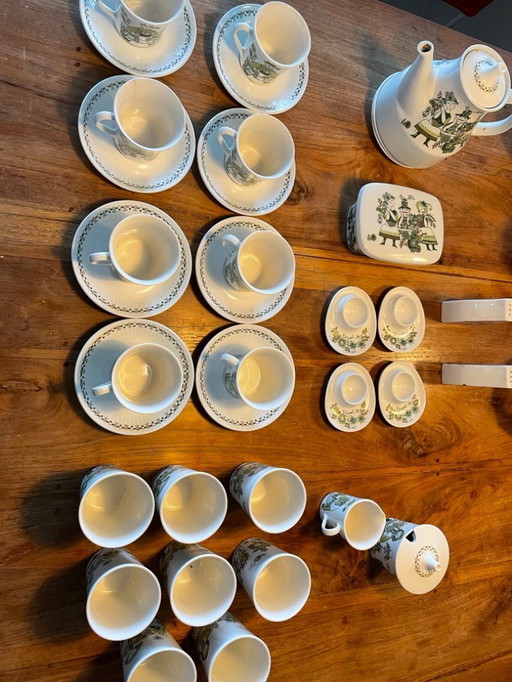 FIGGJO NORWAY design breakfast and dinner set. 65 pieces.