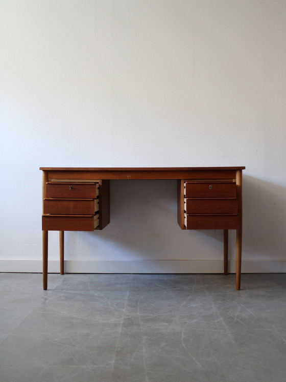 Image 1 of Scrivania vintage danese in teak