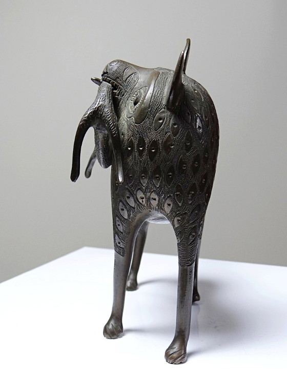 Image 1 of Leone di bronzo, iena, bestia del Benin Dahomey Cotonou vintage/antico