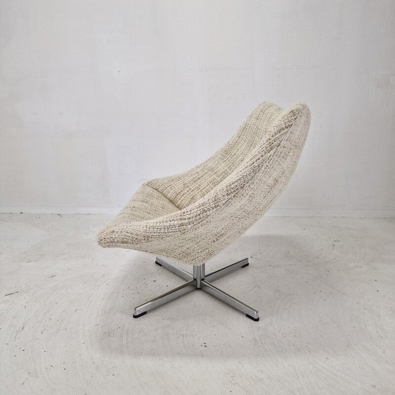 Image 1 of Vintage Oyster armchair with cross base by Pierre Paulin for Artifort, 1965