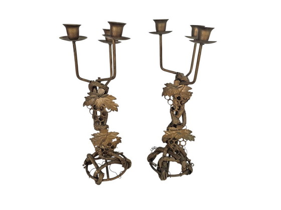 Image 1 of Style Hollywood Regency - ensemble de chandeliers - dorés - décor de vignes et de feuilles - troisième quart du XXe siècle