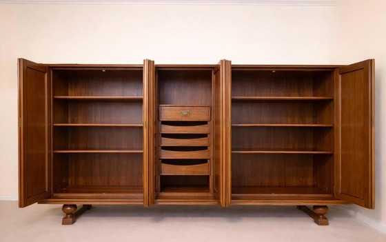 Image 1 of Klassieke massief walnotenhouten kast