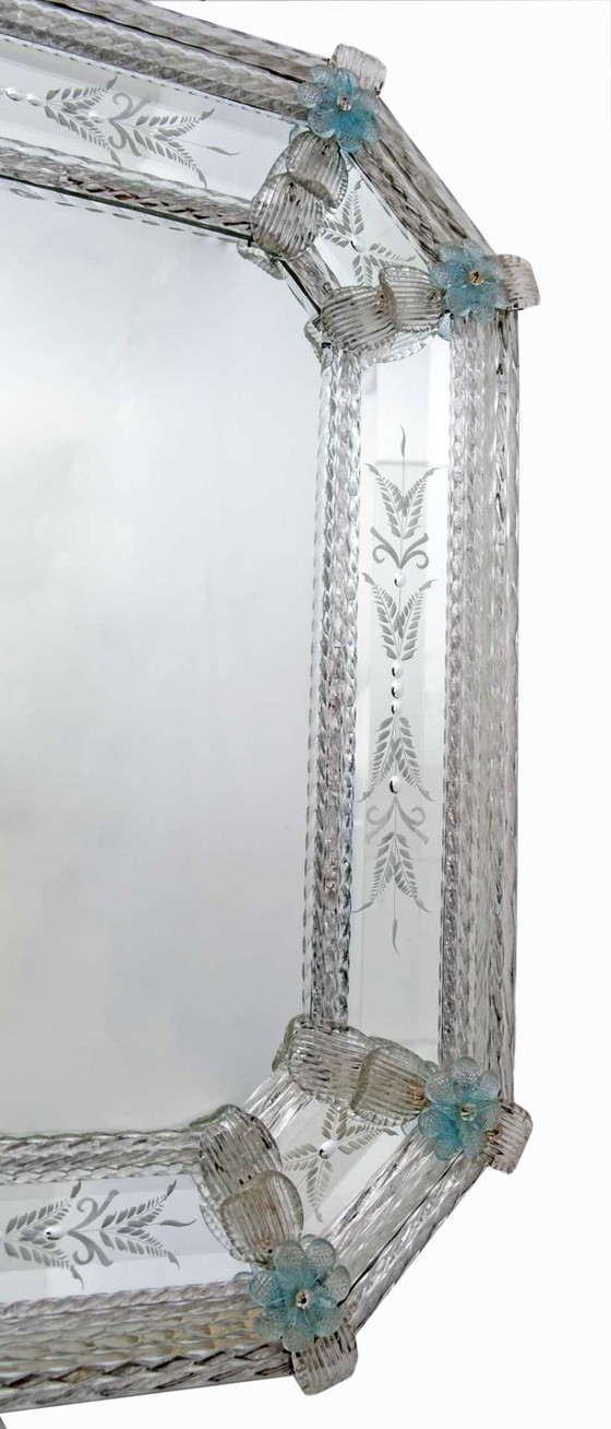 Image 1 of Espejo octogonal con flores de cristal de Murano veneciano del siglo XX