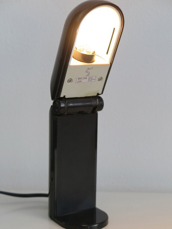 Zwart-witte plastic Tafellampen, Italië, jaren '60, set van 2 – Kunststof (photo 11 of 26)