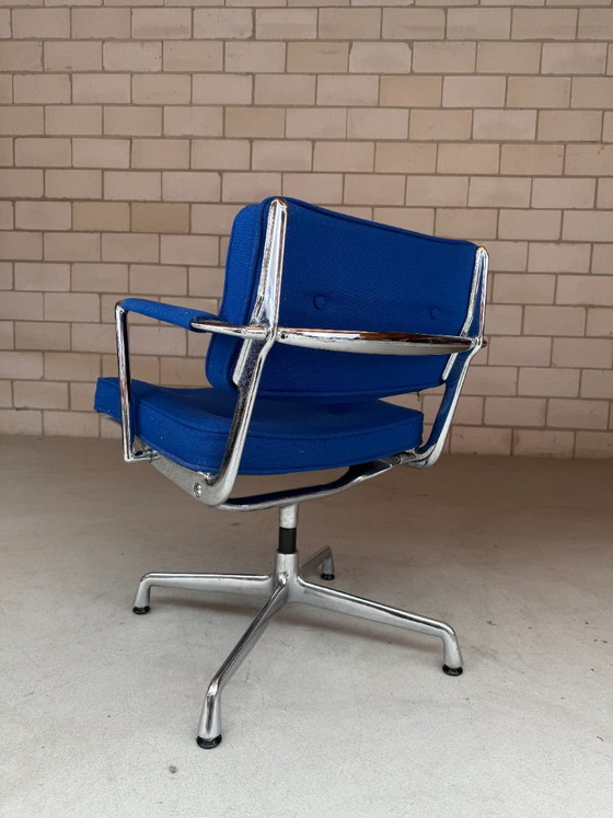 Herman Miller ES102 Intermediate chair, Charles & Ray Eames (stock: 6) – Swivel chairs, Textile, Aluminium (photo 4 of 9)