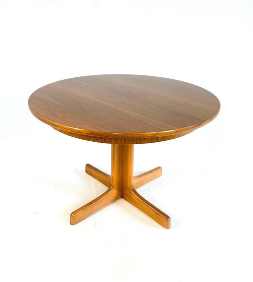 Mesa de comedor extensible, Casala
