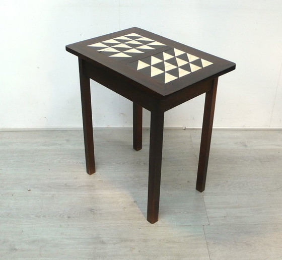 Antieke bijzettafel met lade, massief walnoothout, donker met crèmekleurig patroon. – Wood (photo 5 of 7)