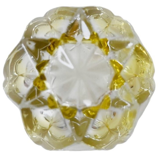 Image 1 of Portavelas de cristal tallado en forma de estrella amarilla MCM 1960s