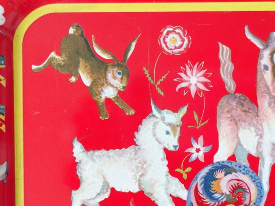 Image 1 of Bandeja de hojalata roja de mediados de siglo | Estilo de arte popular escandinavo | Decoración navideña