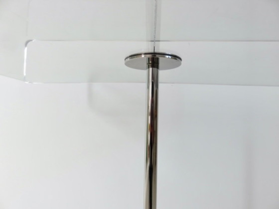 Image 1 of Mesa auxiliar "Roche Bobois" de plexiglás y metal cromado, Francia, años 80