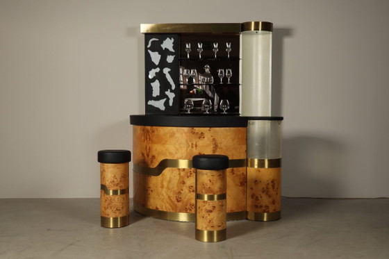 Italian burl wood cocktail bar with illuminated back and two stools, 1970s, Liquor cabinets, Brass, Black (photo 10 of 17)