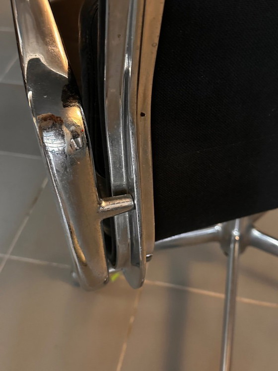 Image 1 of vitra Eames EA bureaustoelen
