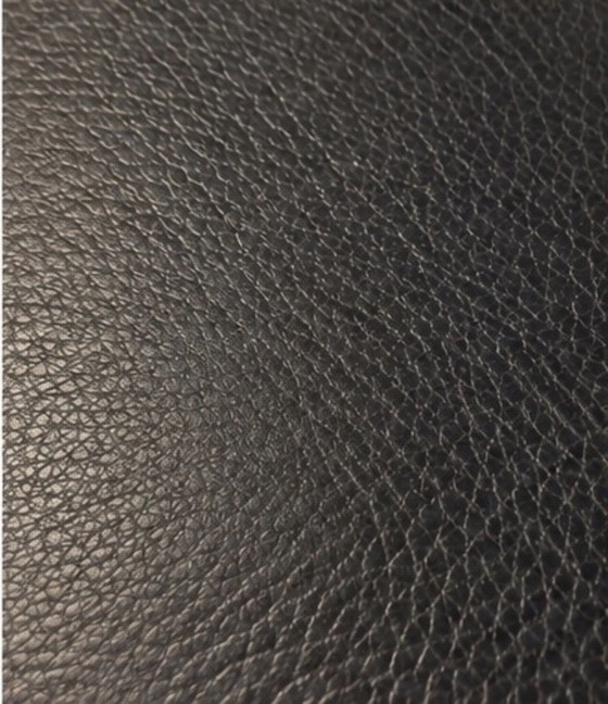 Design Coffee table Rolf Benz 100x100cm, glass and black leather (photo 4 of 6)