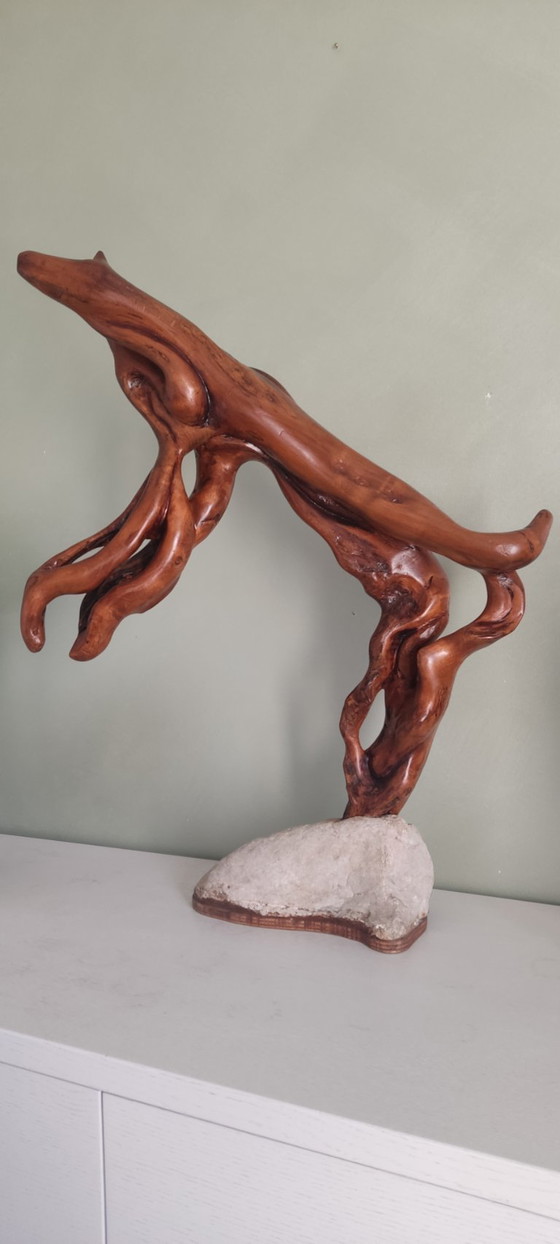 Image 1 of Scultura Organica "Levriero" in Legno Massiccio su Base in Pietra – Arte Naturale Biomorfica
