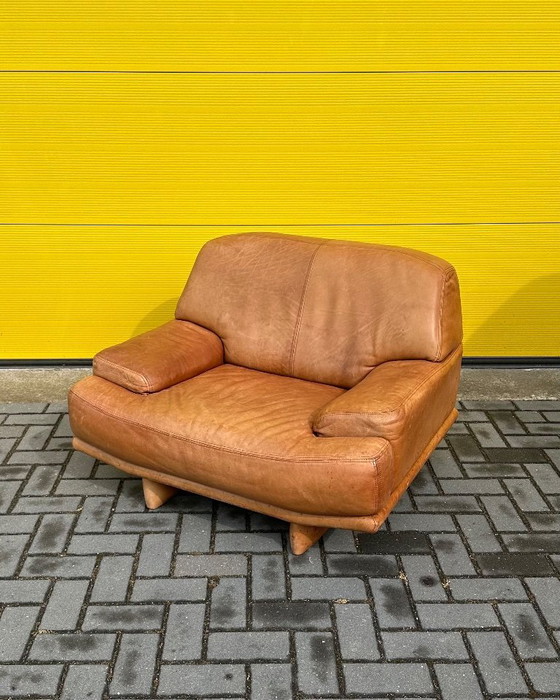 Image 1 of Fauteuil lounge vintage en cuir cognac