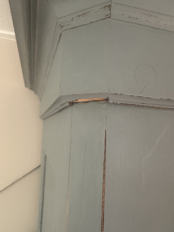 Image 1 of Oude grote hoge kast 