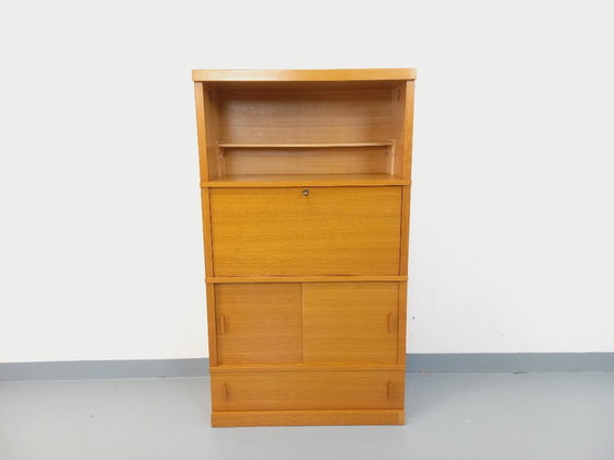 Image 1 of Vintage secretair/boekenkast van eikenhout uit de jaren 60.