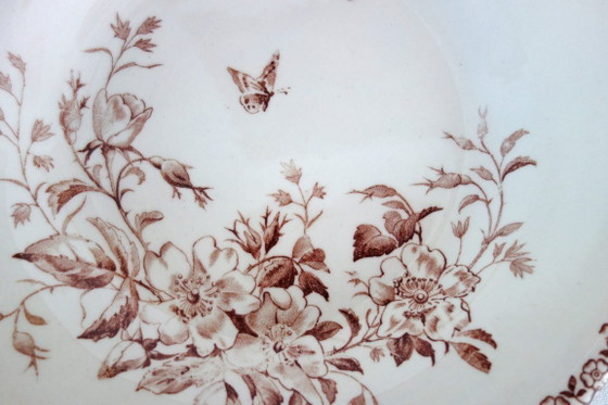 Image 1 of 11 assiettes creuses Terre De Fer Gien modèle Mai vers 1900
