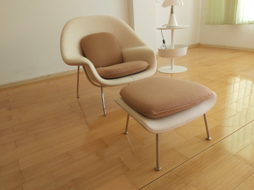Silla de útero y otomana Knoll Eero Saarinen