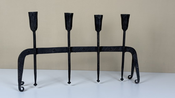 Vintage Grote Zwart Metalen Brutalist Gehamerde Tafel Kandelaar Voor 4 Diner Kaarsen – Kandelaars en kaarsen (photo 12 of 12)