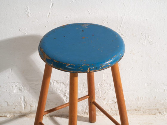 Antique wooden stool with round seat – Central Europe, circa 1950 – Rustic (photo 29 of 34)