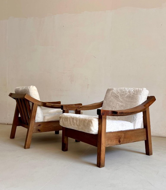 Image 1 of Zwei rustikale Kiefernsessel im Mid-Century-Stil von Biosca