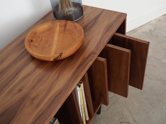 Image 1 of Notenhouten dressoir, Scandinavisch design