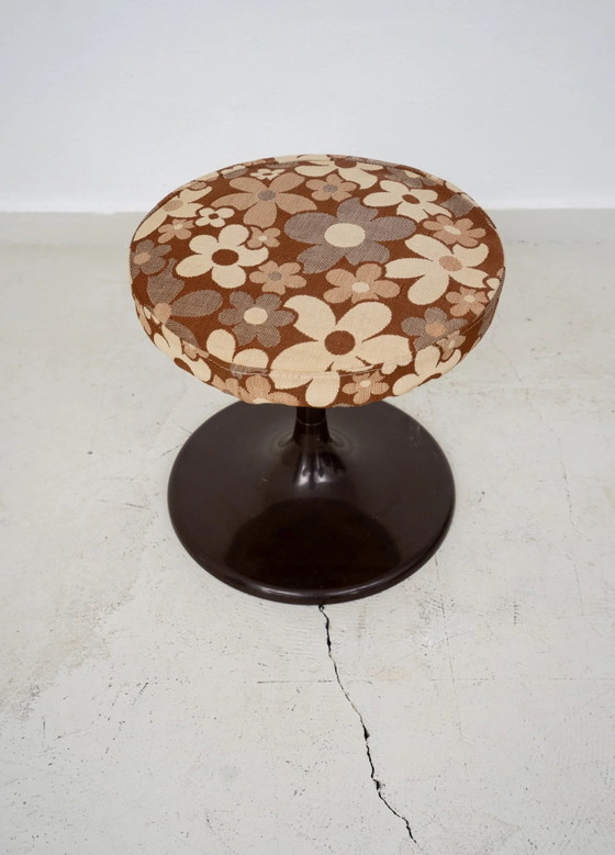 Tabouret fleur des années 60 – Objets déco (photo 3 of 3)