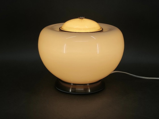 Lampada da tavolo italiana Space Age in vetro bianco anni '70 – Lampade da tavolo, Metallo (photo 9 of 9)