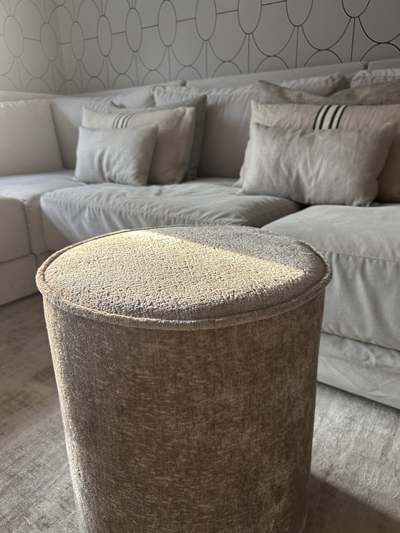 Image 1 of Handgefertigter neuer Pouf - Couchtisch