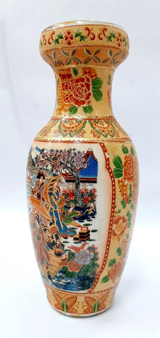 Image 1 of Vase vintage en porcelaine chinoise