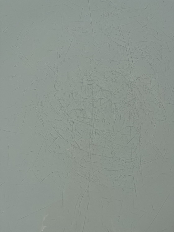 Image 1 of Bellissimo tavolo da giardino di design con piano in vetro satinato.