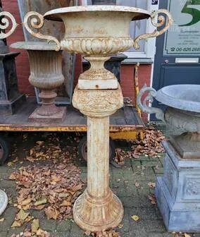 2x Vaso per piante in ghisa con manici su colonna romana, Vasi per piante, Ferro, Beige, Vintage (foto 5 di 11)