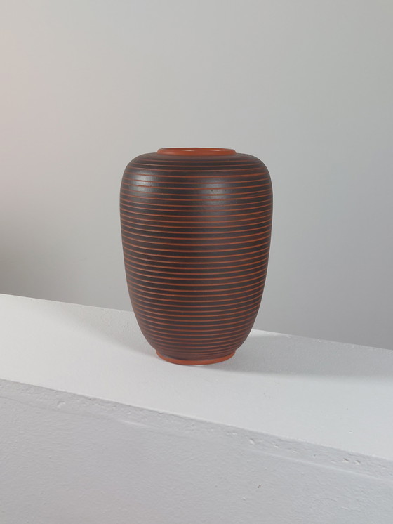 Image 1 of Decorazione vintage scanalata, vaso in ceramica fatto a mano da Rudi Stahl