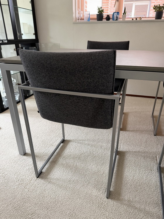 Image 1 of Table de salle à manger Metaform S16 avec chaises Arco et suspension Ferrolight Solid