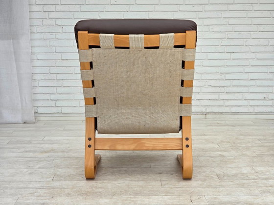 Image 1 of Années 1970, design norvégien d'Elsa & Nordahl Solheim, ensemble chaise et tabouret.