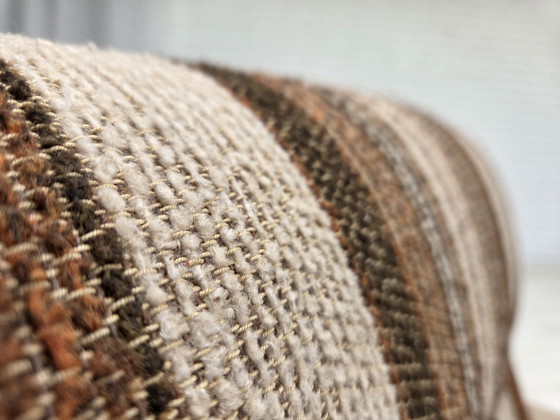 Image 1 of 1970, Deense clubfauteuil, originele wollen bekleding, zeer goede staat.